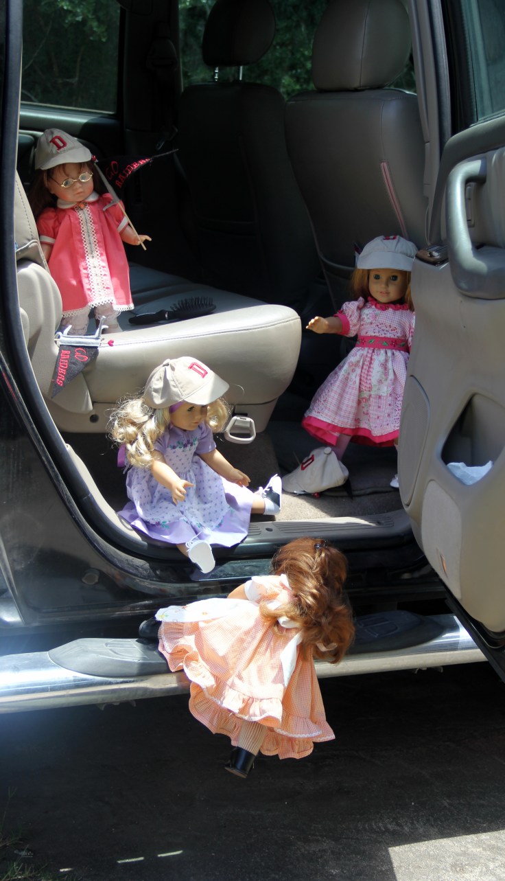 Lanie and Nellie go to a baseballe game!- doll adventures with stitching with Elli