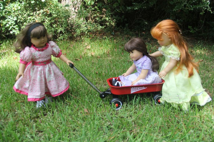 Fun in the wagon! - a 18" doll adventure by stitching with Elli