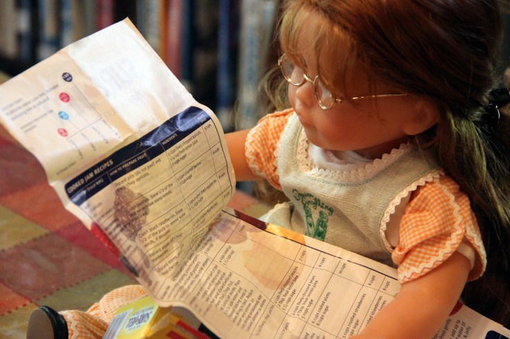 The Dolls make strawberry jam- a 18" doll adventure by stitching with Elli