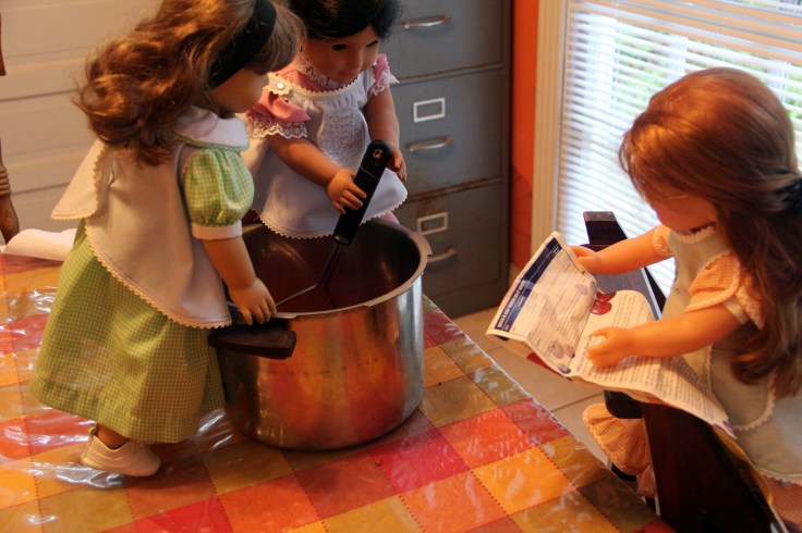 The Dolls make strawberry jam!- a 18" doll adventure by stitching with Elli