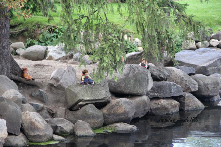 The dolls are enjoying Fenton MI's city parks- a 18" doll photostory by Stitching with Elli