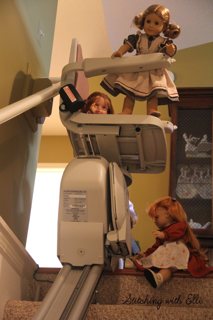 The dolls investigate a lift chair- a 18" doll story by stitching with Elli