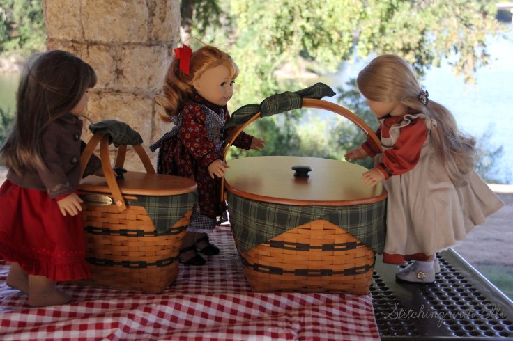 Picnic lunch by the river!- a 18