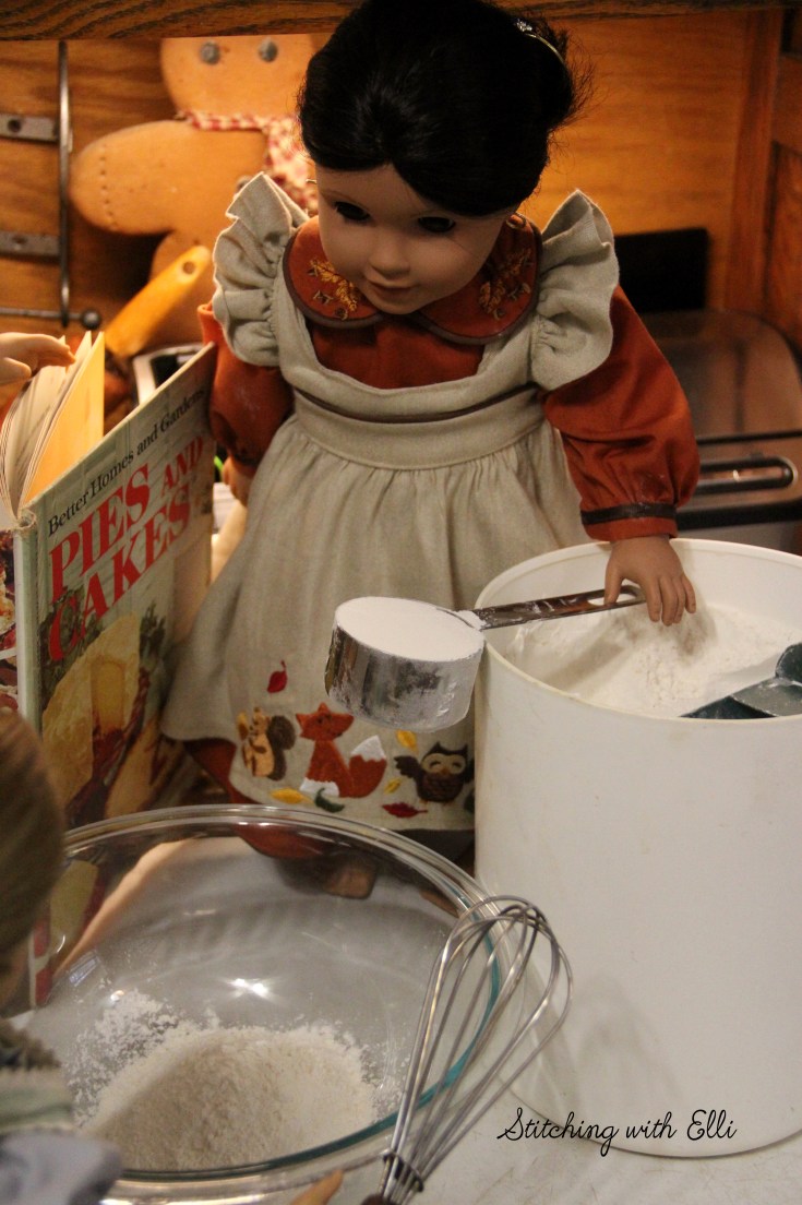 The great thanksgiving pie bake! a Thanksgiving story with American girl dolls by stitching with Elli