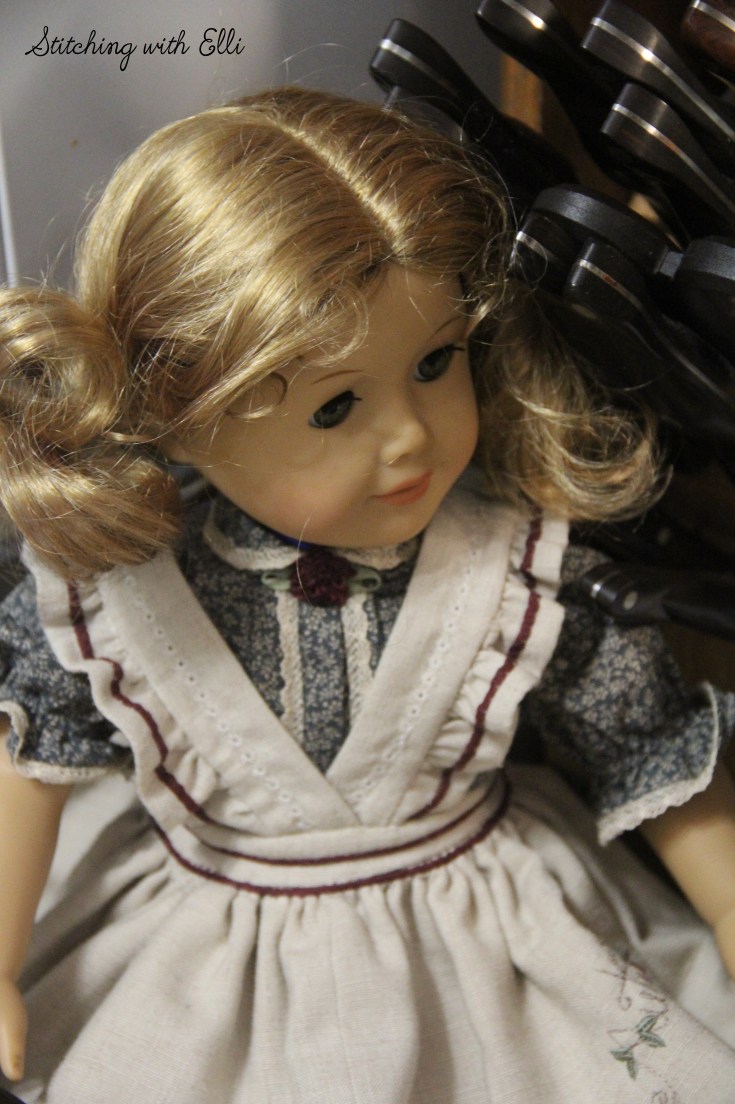 The great thanksgiving pie bake! a Thanksgiving story with American girl dolls by stitching with Elli