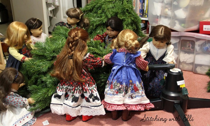 The American girls decorate a Christmas Tree- a Doll Christmas story by Stitching with Elli