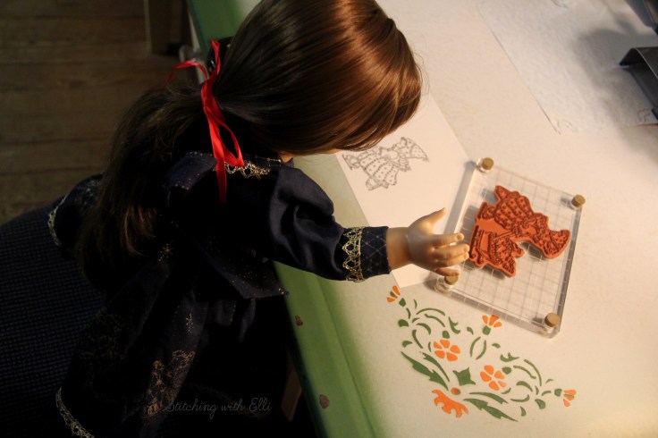 The dolls make Christmas card!- A doll story by Stitching with Elli