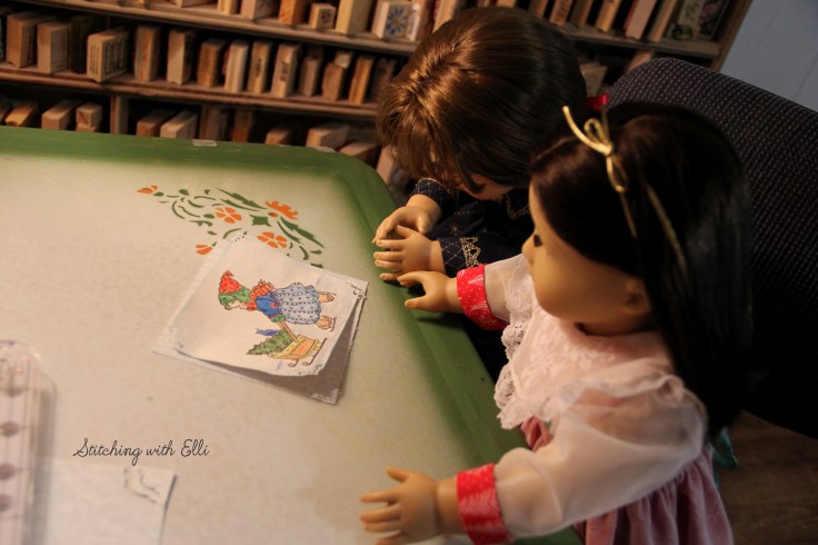 The dolls make Christmas card!- A doll story by Stitching with Elli