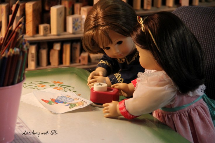 The dolls make Christmas card!- A doll story by Stitching with Elli