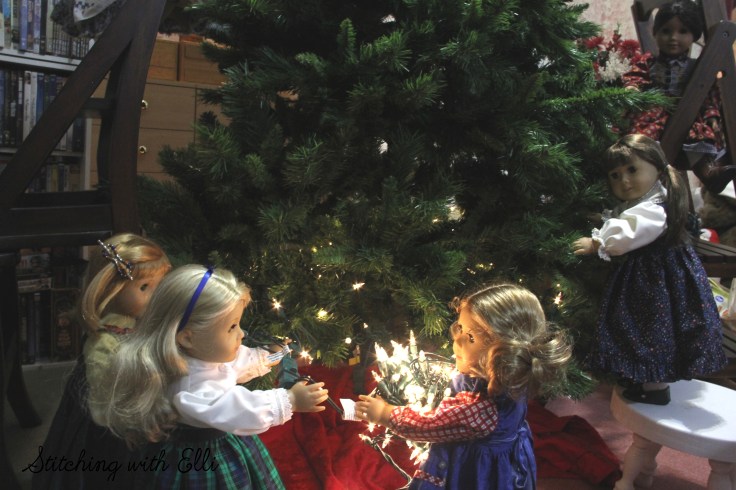 Putting up lights is hard work for dolls!- an American girl Christmas photostory by Stitching with Elli